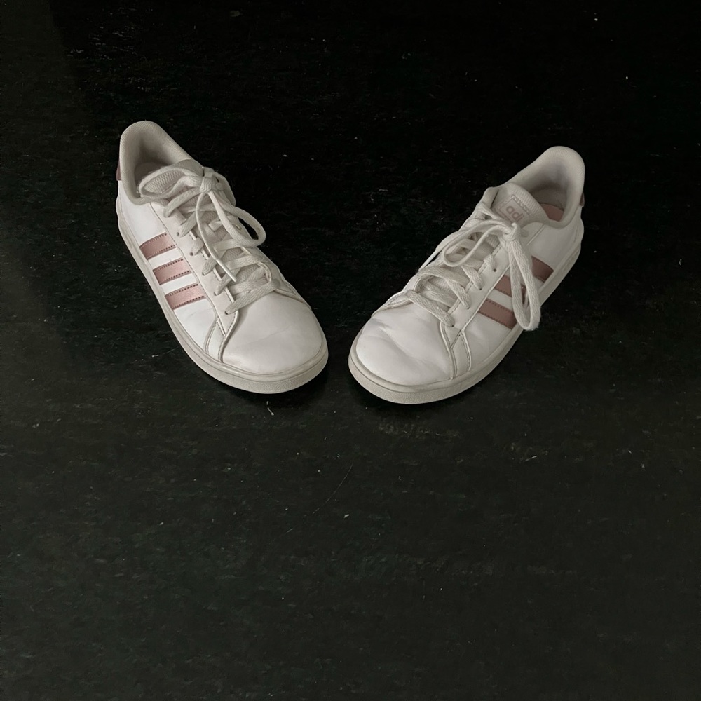Girls Adidas Grand Court leather sneaker